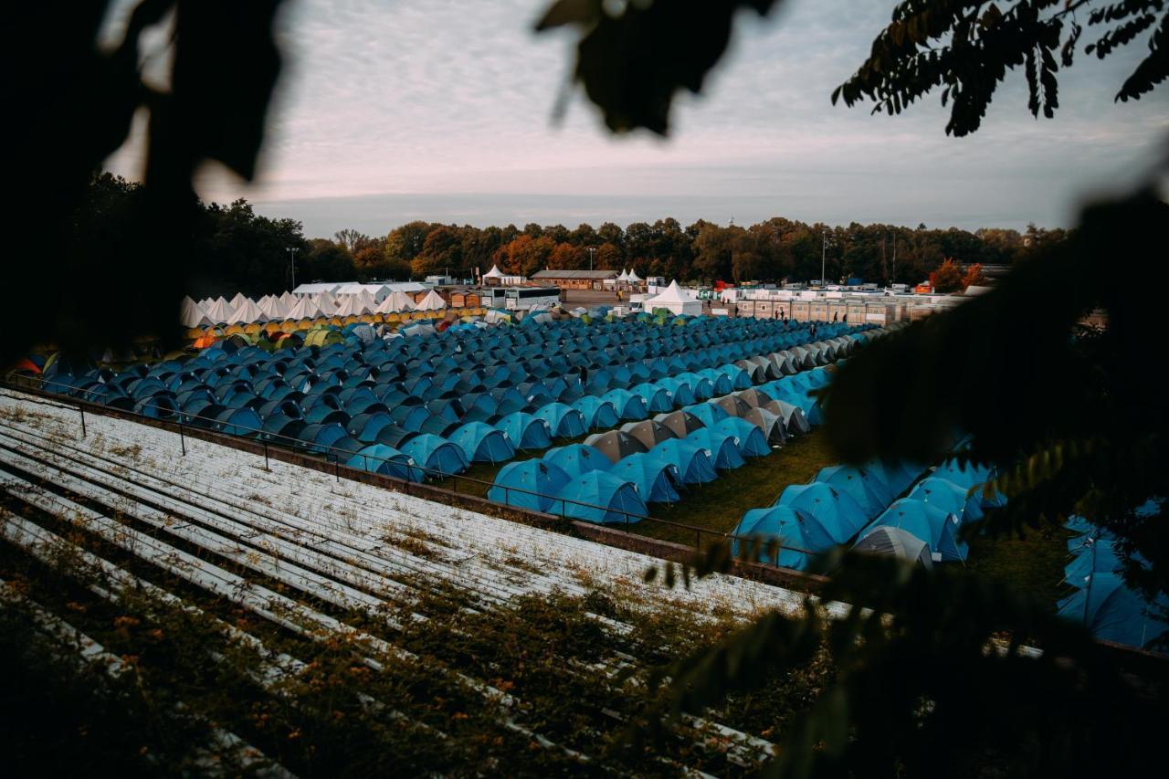 The Esn Kingsday Campsite Amsterdam Bagian luar foto