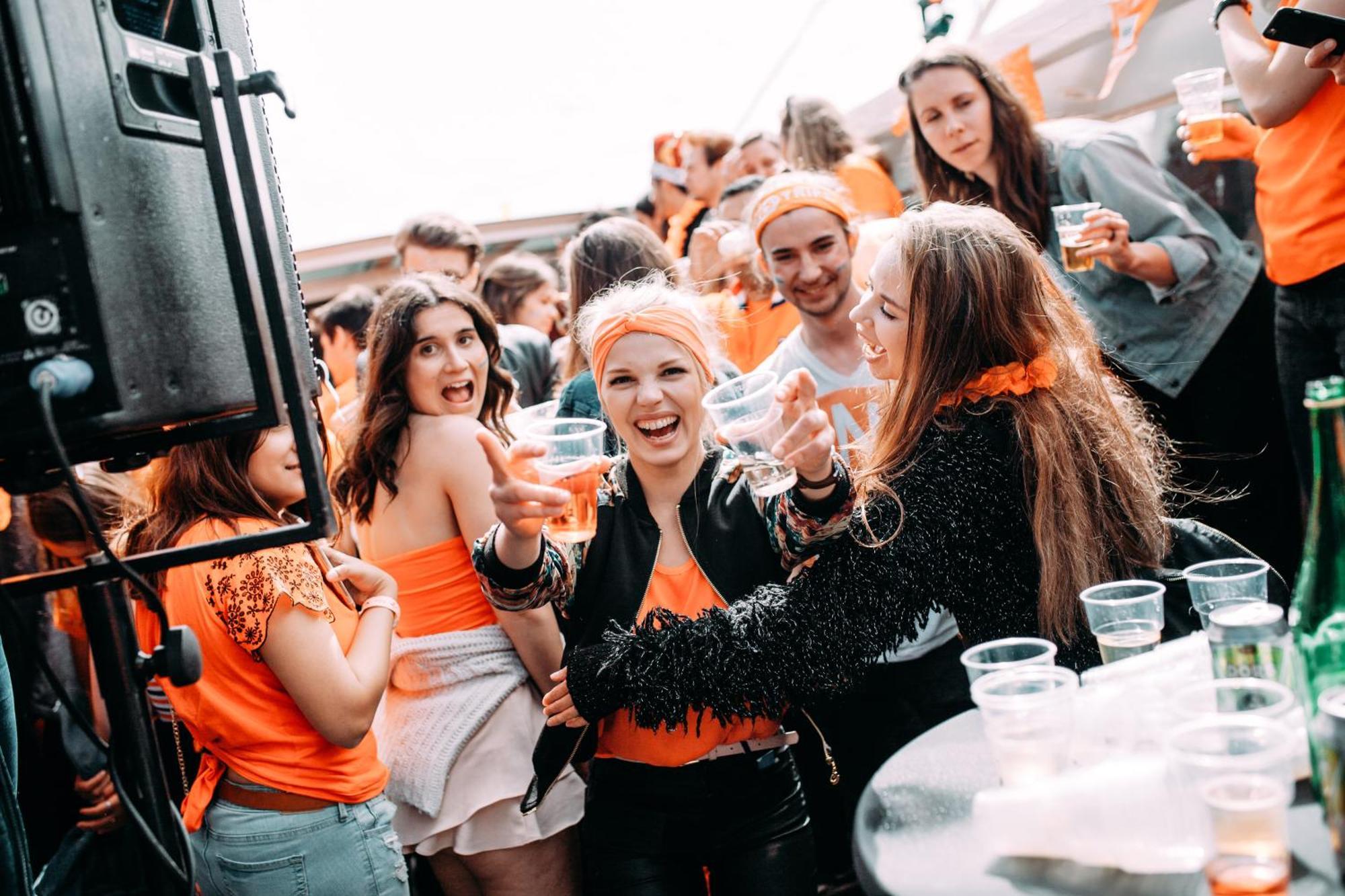The Esn Kingsday Campsite Amsterdam Bagian luar foto